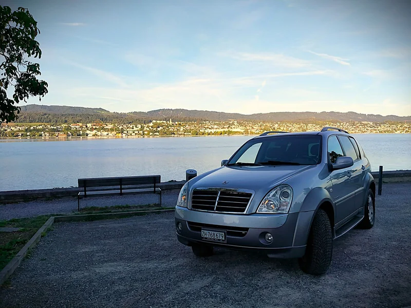 Einsatzfahrzeug Yong der Neo Fahrzeugservice GmbH am Zürichsee
